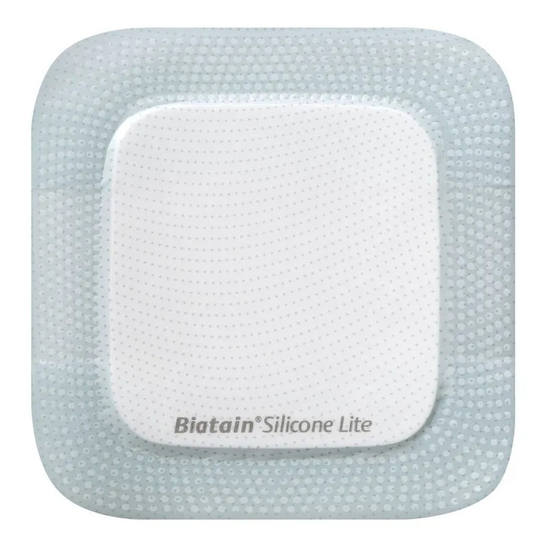 Medicazione biatain in schiuma di poliuretano con bordo adesivo in silicone lite 7,5x7,5 cm 10 pezzi