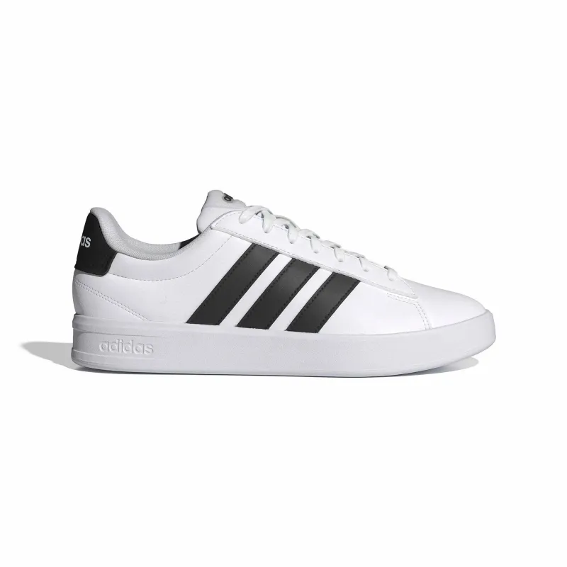 Sneakers iconiche adidas Grand Court 3.0